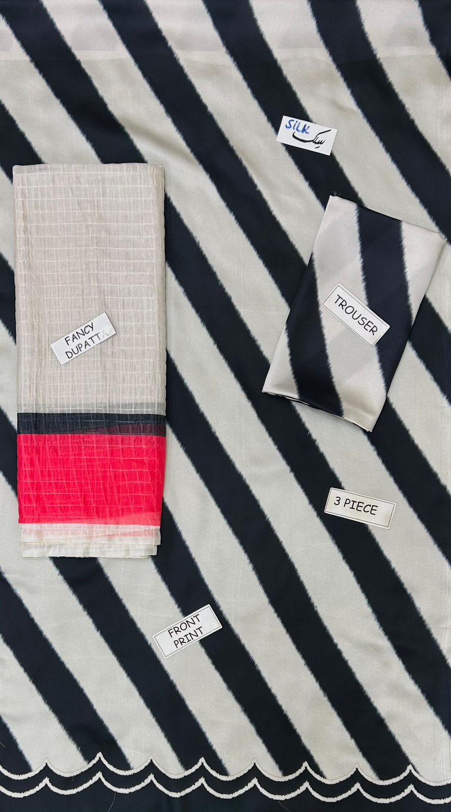 Lulusar Silk Digital Printed 3 Piece | LR112 - Trendy Casual Outfits - Laiba Rauf