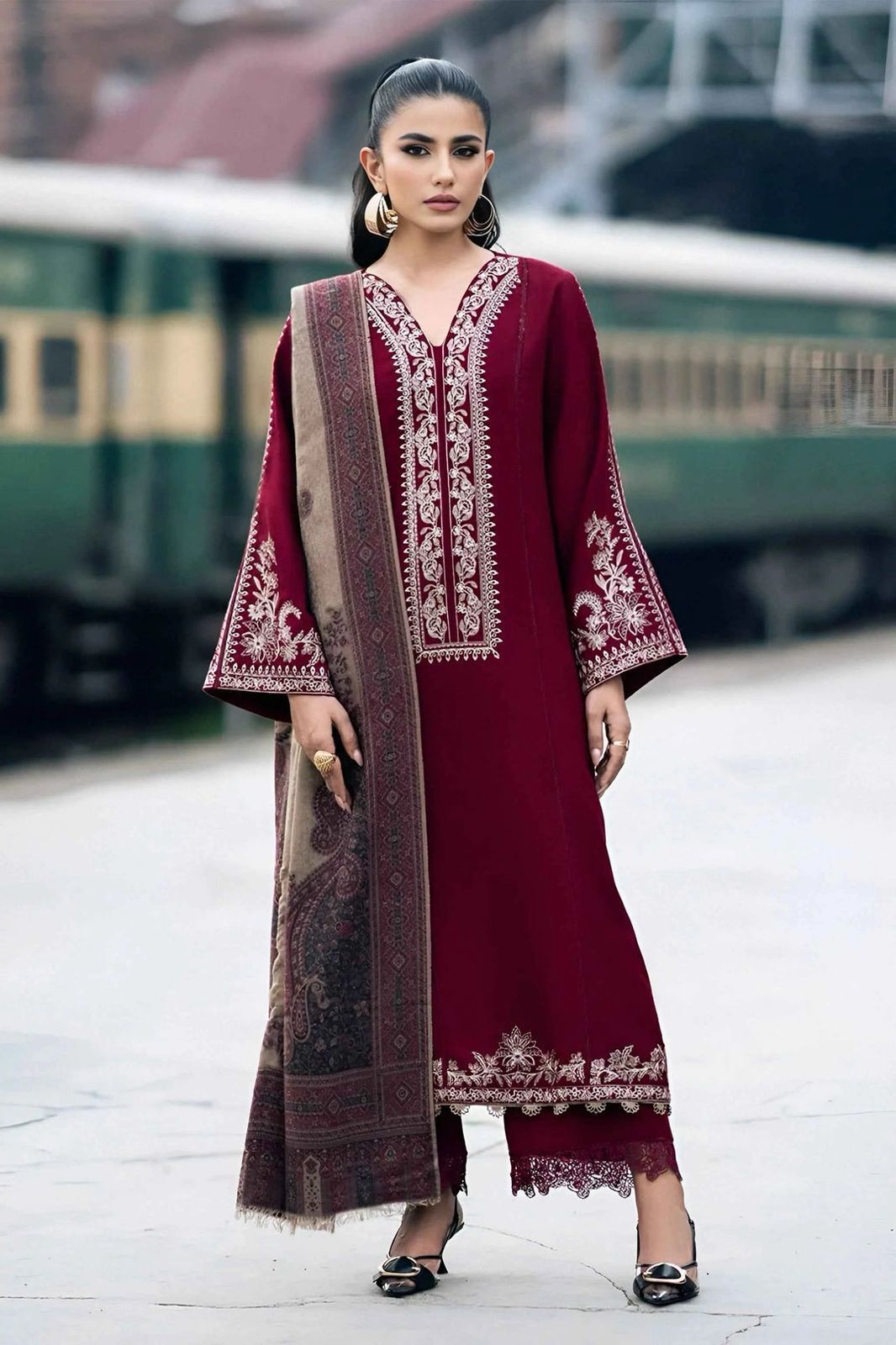 Izel Dhanak Embroidered 3 Piece | IL100 - Trendy Casual Outfits - Laiba Rauf