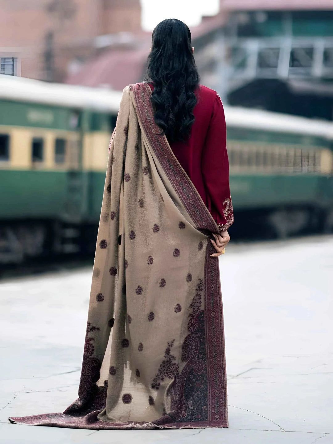 Izel Dhanak Embroidered 3 Piece | IL100 - Trendy Casual Outfits - Laiba Rauf