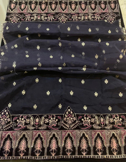 Baroque Velvet Embroidered 3 Piece | BQ129 - Trendy Casual Outfits - Laiba Rauf