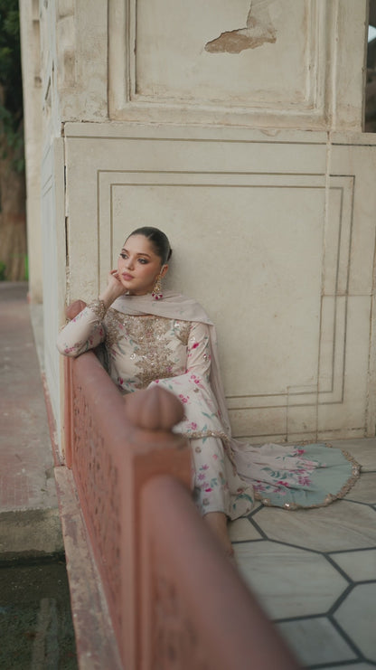 IZNIK Embroidered Linen 3 Piece Digital Printed Pastel Pink | IZ102 | Trendy Casual Outfits - Laiba Rauf