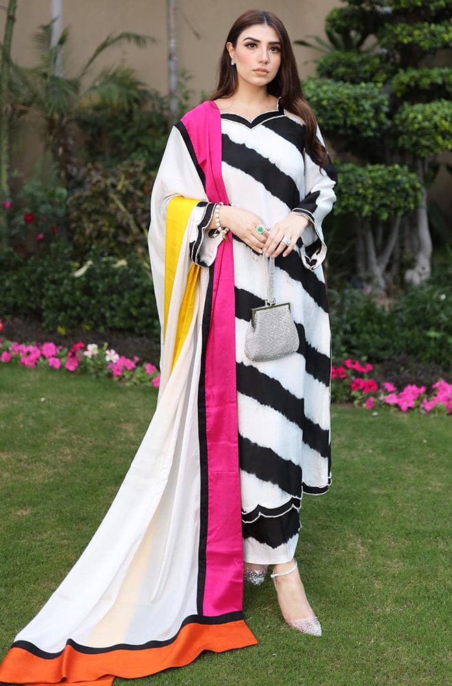 Lulusar Silk Digital Printed 3 Piece | LR112 - Trendy Casual Outfits - Laiba Rauf