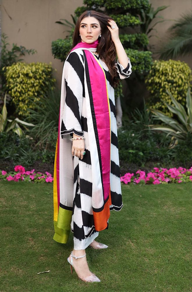 Lulusar Silk Digital Printed 3 Piece | LR112 - Trendy Casual Outfits - Laiba Rauf