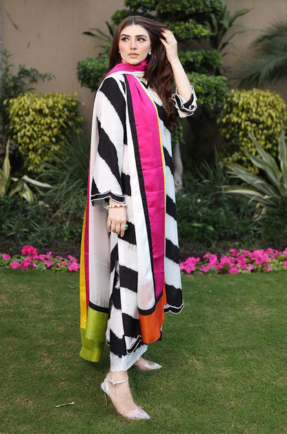 Lulusar Silk Digital Printed 3 Piece | LR112 - Trendy Casual Outfits - Laiba Rauf