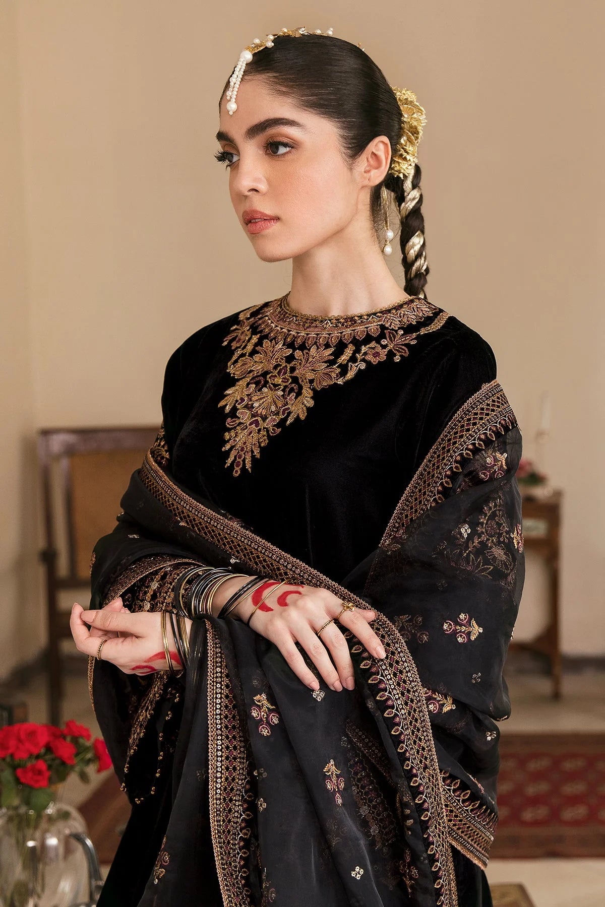 Baroque Luxury Embroidered Velvet 3 Piece | BR102 - Trendy Casual Outfits - Laiba Rauf