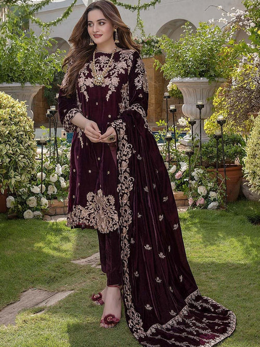 Azure Velvet Embroidered 3 Piece | AR100 - Trendy Casual Outfits - Laiba Rauf
